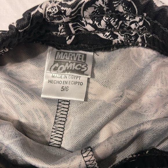 Marvel Comic shorts.  Boys size 5/6 with elastic waist. - Picture 3 of 5